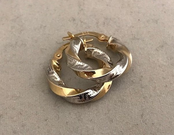 14 Karaat Bicolor Wokkel oorbellen Dames met Meandros bewerking - 17 mm - Afbeelding 4
